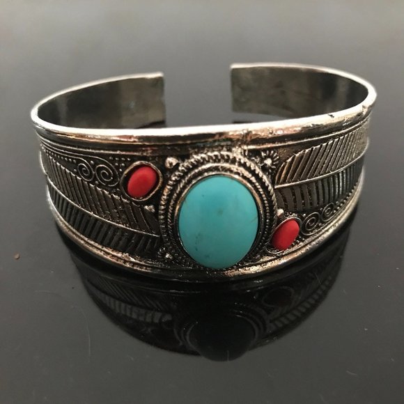 Southwestern Silver Cuff Blue Turquoise Bracelet - Picture 5 of 8